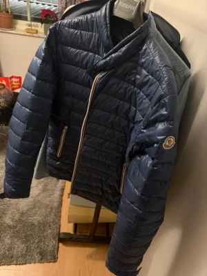 Moncler Daniel jacket - Säljer min Moncler dunjacka nyskicka inga tecken på användning nypris 12 tusen storlek L/5 