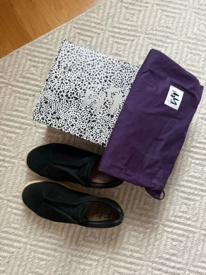 Eytys Doja Suede - Säljer mina Eytys doja Suede! Dustbag och kartong medföljer! Storlek 40! Nypris 2.200kr!