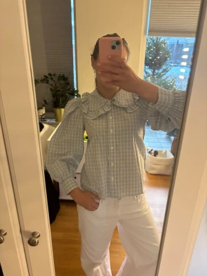 Blus - Superfin blus med krage från Levis💕