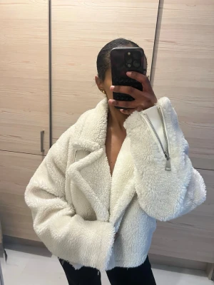 Vit Teddy jacka NAKD - Används inte längre, köpt från NaKd 