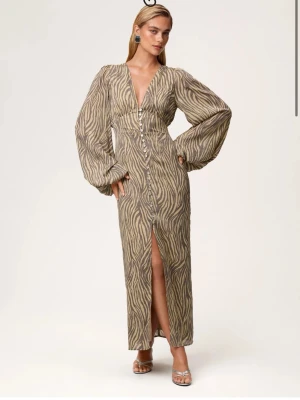 Adoore positano klänning -  Superfin, använd 2-3 gånger. Köpt för 1700❤️