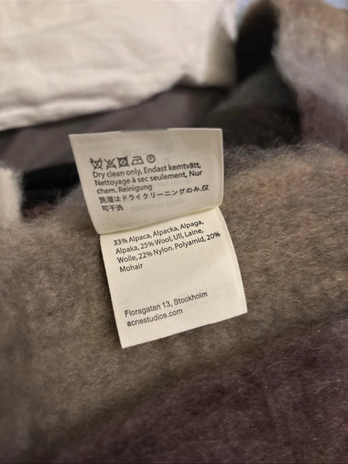 Rutig halsduk från Acne Studios - 3