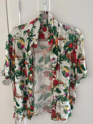 Limiterad Bacardi skjorta - Limiterad Bacardi skjorta med användning av en kväll endast!