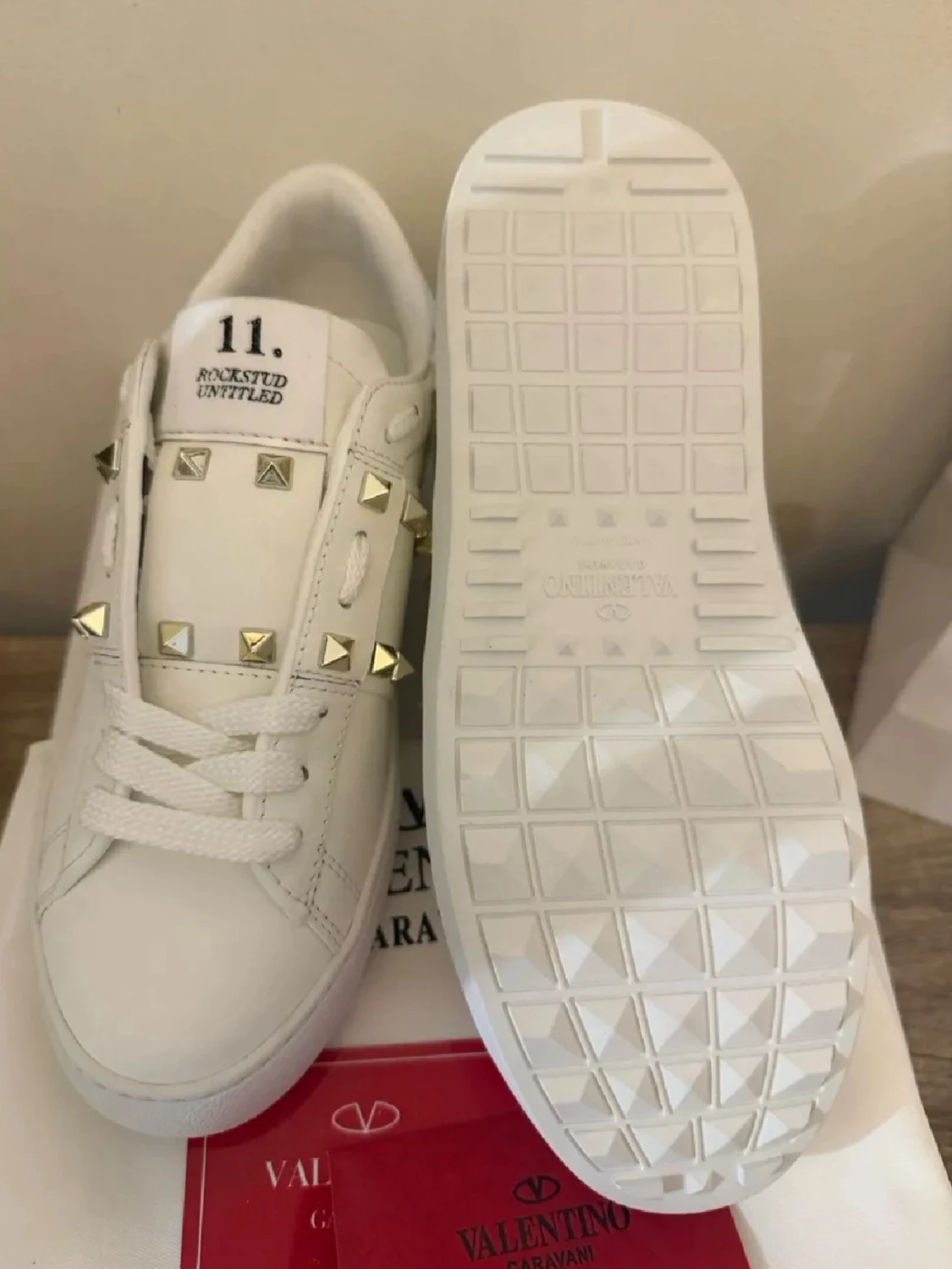 Vita Valentino sneakers med nitar - 2