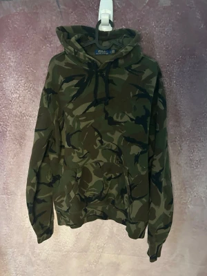 Ralph lauren hoodie - Mycket fint skick | Size L | fraktar inom 24 timmar | för att köpa klicka ”köp nu” | vid frågor eller funderingar skriv en meddelande | följare får bättre rabatter🙌