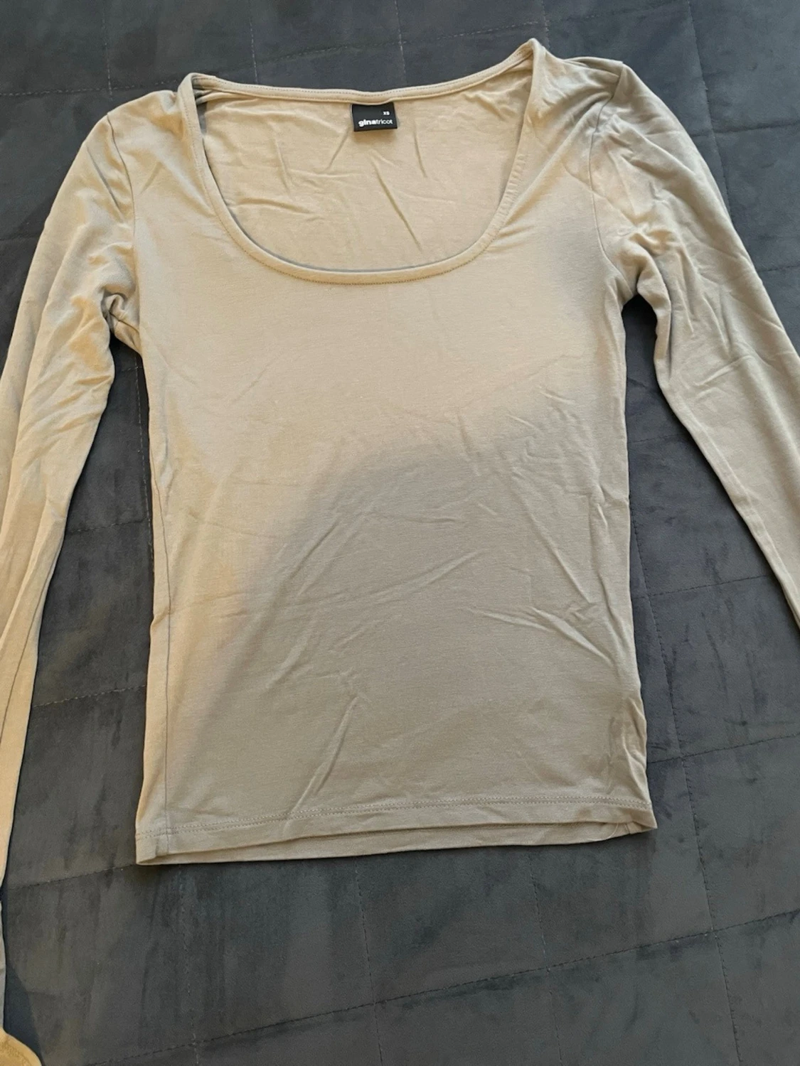 Beige långärmad topp 