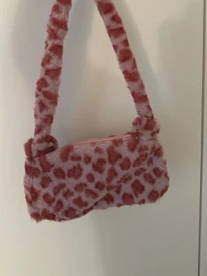 Rosa leopard väska  - Gullig väska 