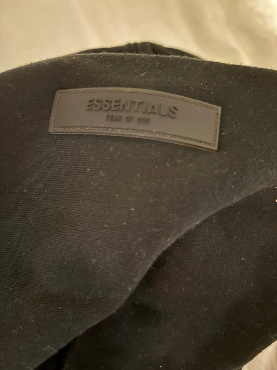 Svart Essentials hoodie med huva - 1