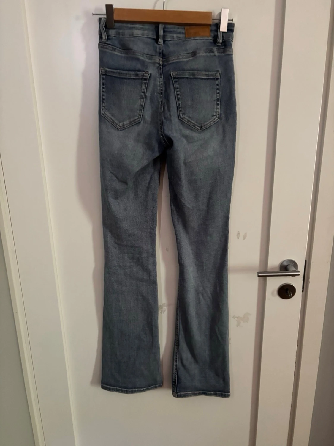 Ljusblå bootcut jeans - 1