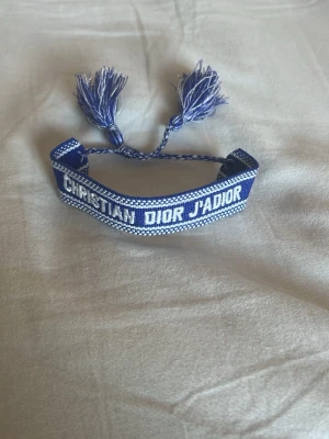 Blått diorarmband - Ett snyggt blått dior armband till extremt bra pris!