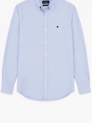 Ljusblå skjorta med broderad detalj - Classic Morris Oxford shirt in light blue, featuring a button-down collar and the signature embroidered Morris logo on the chest. Perfect for smart casual outfits, work, school, or special occasions.