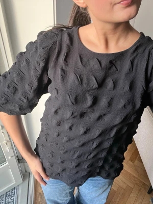 Blus  - Så fin&unik blus med puffärmar typ aldrig använd nypris runt 400 ❤️