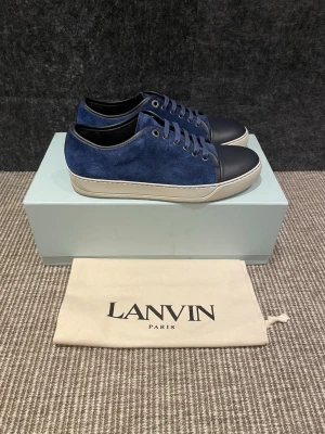 Lanvin skor  - Hej, säljer nu dessa svin snygga lanvin skor. Skorna är i nytt skick!  Begränsat antal boxar och dustbag. Hör av dig vid frågor. 