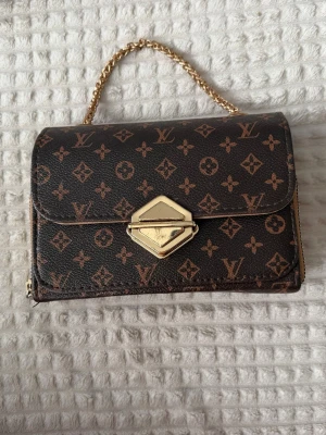 Brun väska  - En fin brun väska 