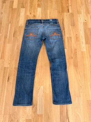 J.lindeberg jeans  - Säljer nu mina sjukt feta och extremt unika j.lindeberg jeans. Perfekt för dig som vill sticka ut och ha jeans som typ ingen annan har.