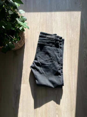 Tiger of sweden jeans - Säljer ett par tiger of sweden jeans för ett väldigt billigt pris!💸 hör av er vid minsta fråga! 🙋 