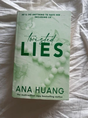 Twisted Lies - Fjärde boken i Twisted serien av Ana Huang. Nästan helt ny med väldigt få skavanker. Boken är på engelska. 