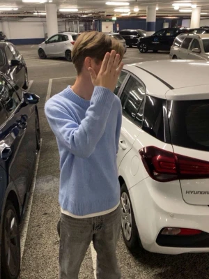 Stickad tröja ljusblå  - Från hm, säljer den då jag inte använder den längre. Inte använd mycket. Den är i storlek M. 