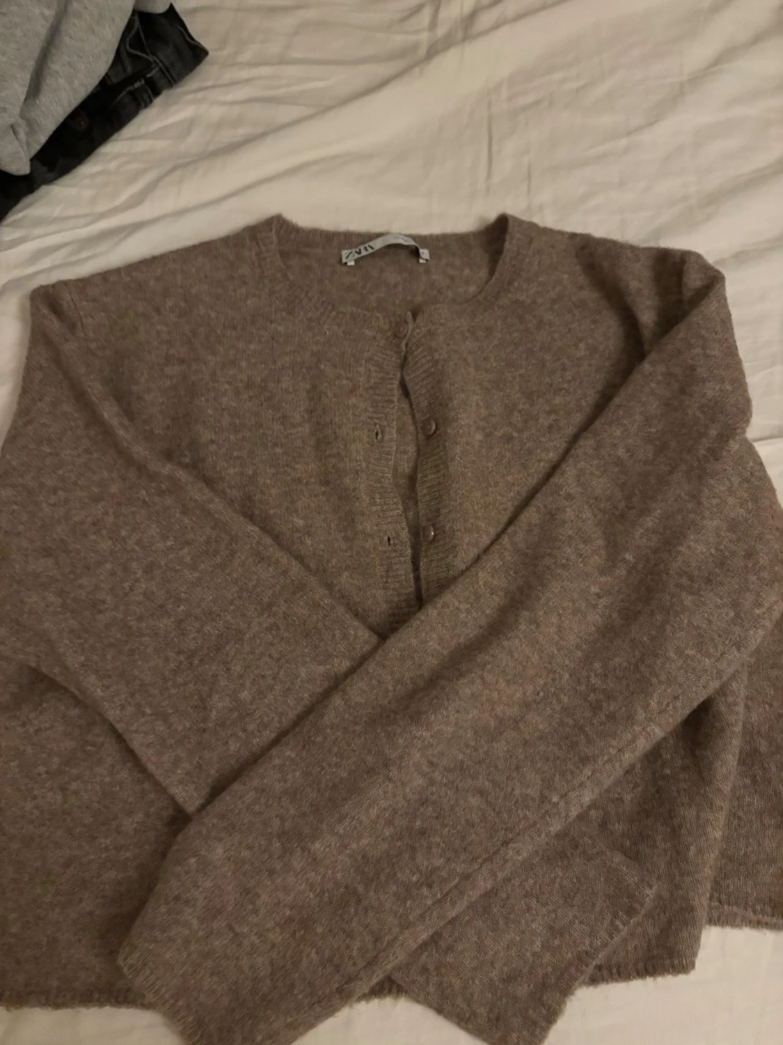 Brun stickad kofta 