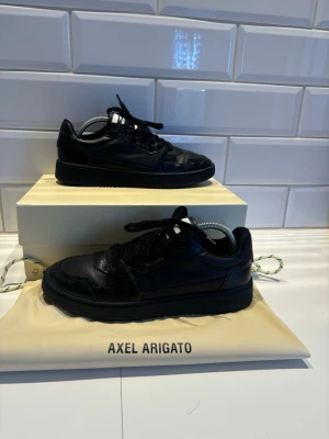 Arigato  - ARIGATO ”DICE LO” | Nypris 3000kr | Storlek 42