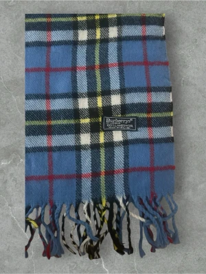 Burberry  Scarves Blå - 💪🏽Skick:Ny utan prislapp   📐Mått:Längd:167cm:Bred:34cm  📎Material:100%Lambswool  📦Skickar alltid inom 24h  💸Köp fler plagg för att få billigare pris  ✅Äkthetsgaranti