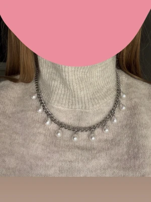halsband med pärlor - inga defekter, rostfritt stål, 7mm tjock, 45cm långt och har 3 st halsband!