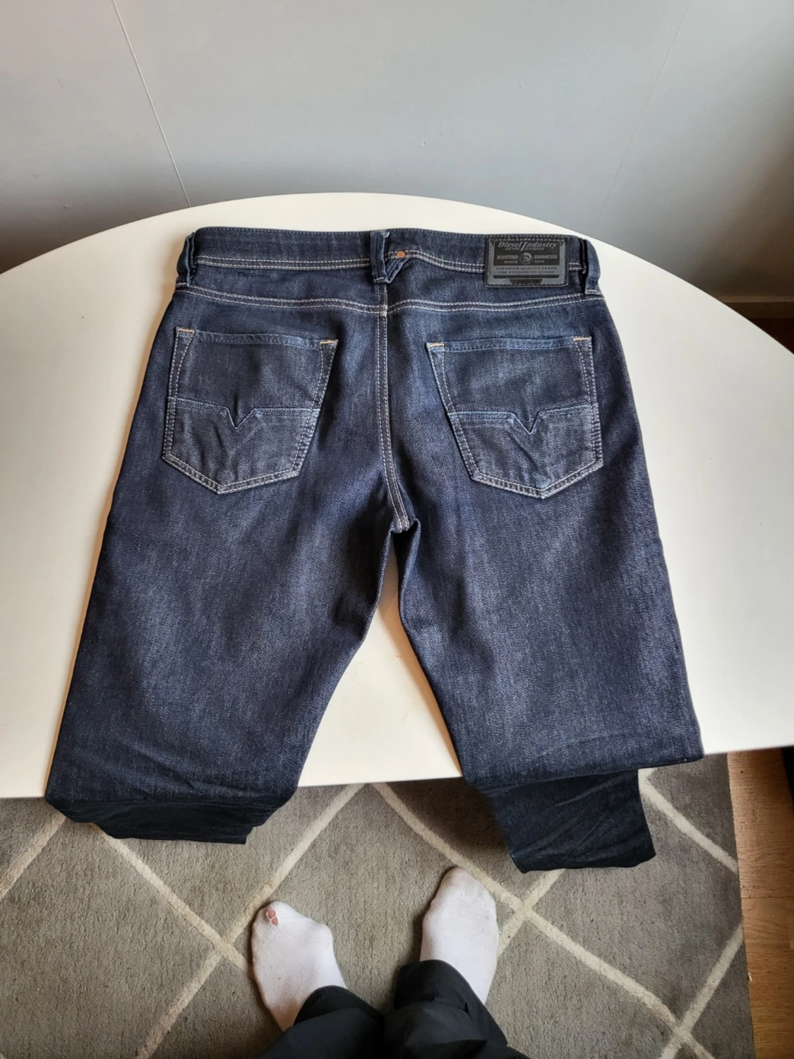 Mörkblå jeans från diesel  - 1