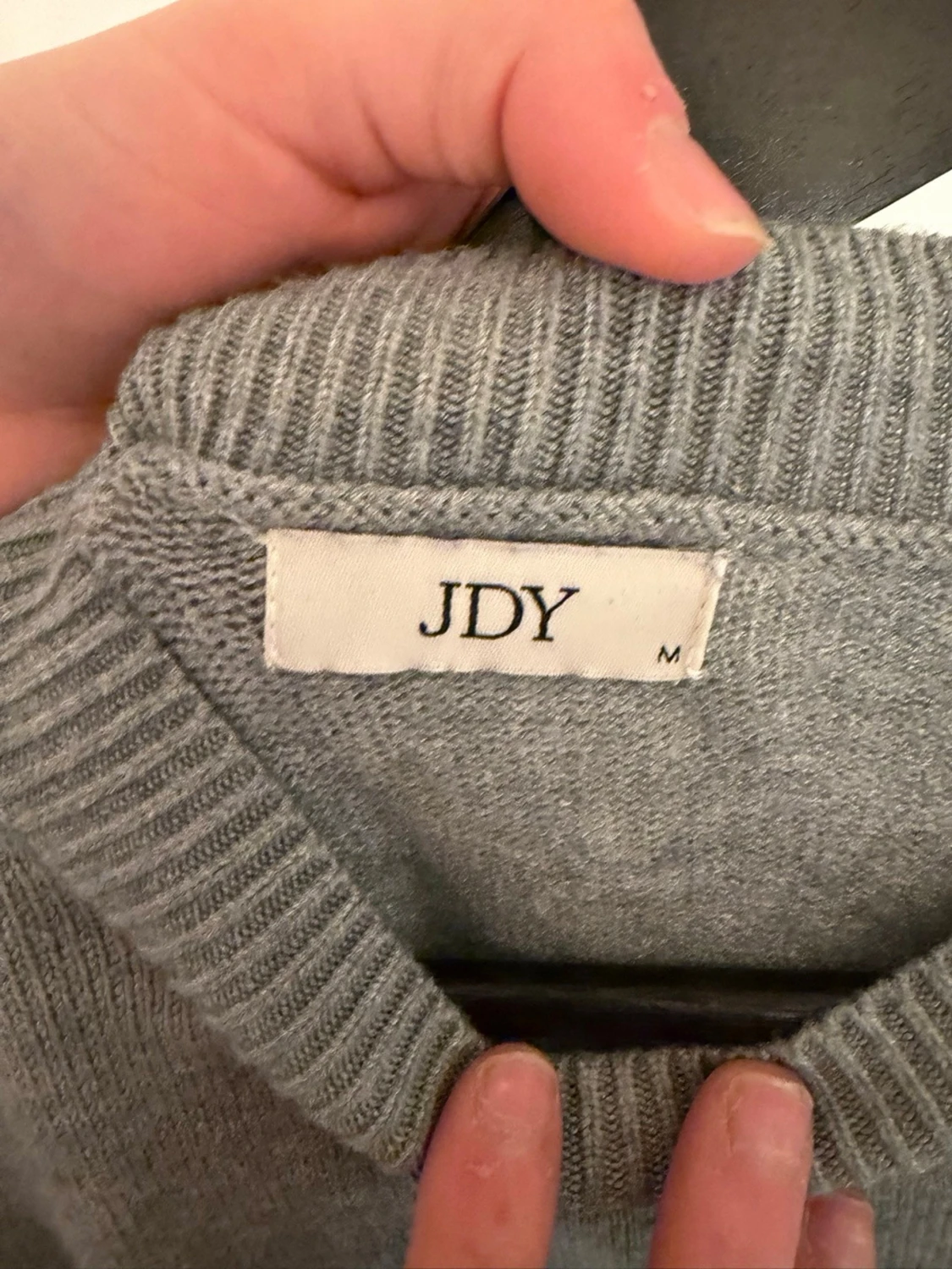 Ljusgrå stickad tröja från JDY - 1