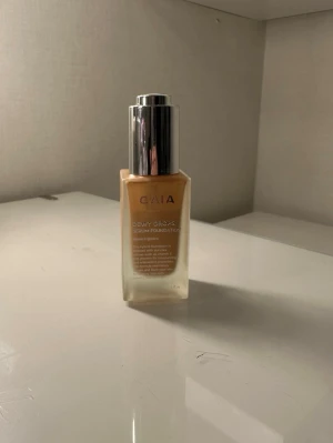 Caia dewy drops  - Dewy drops i färgen 30W från caia, se hur mycket som är använt på bilden 