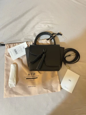 Ny Svart ATP Atelier väska  - Helt ny! Kommer med allt nypris: 4300kr