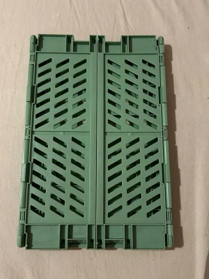 Grön Ihopfällbar Korg - super fint skick.