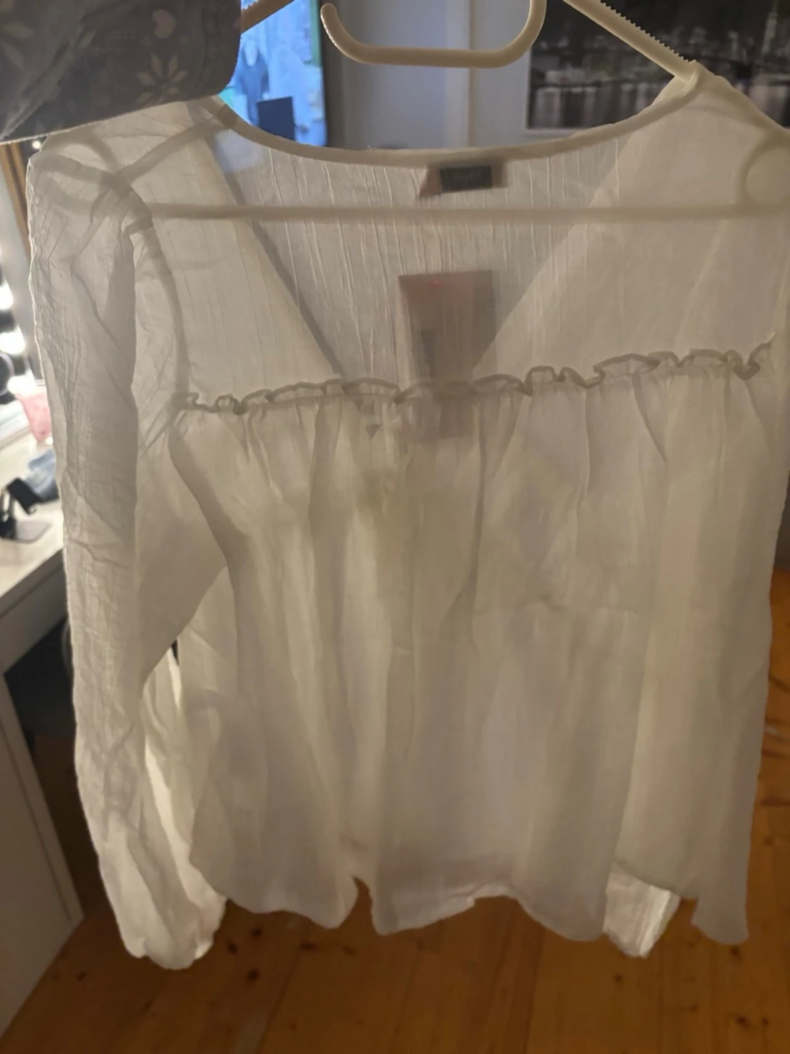 Vit blus från Nelly - 1