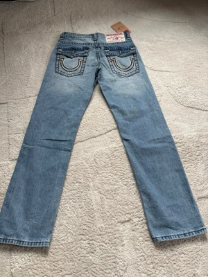 True religion - New straight true religion  Model : joey superT  40x110x20x27 Waist, Length, Leg opening, Rise  Öppen för pris förslag och frågor🤩!