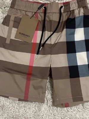 Burberry shorts  - Snygga nya 