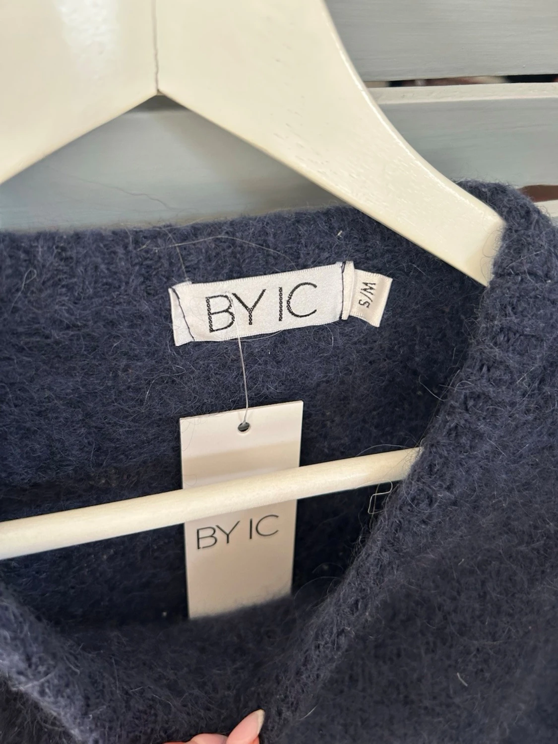 Mörkblå stickad tröja från Byic - 2