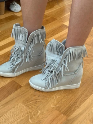 Isabel marant liknande kilklackar - Supersnygga i nytt skick, Isabel marant liknande❤️❤️