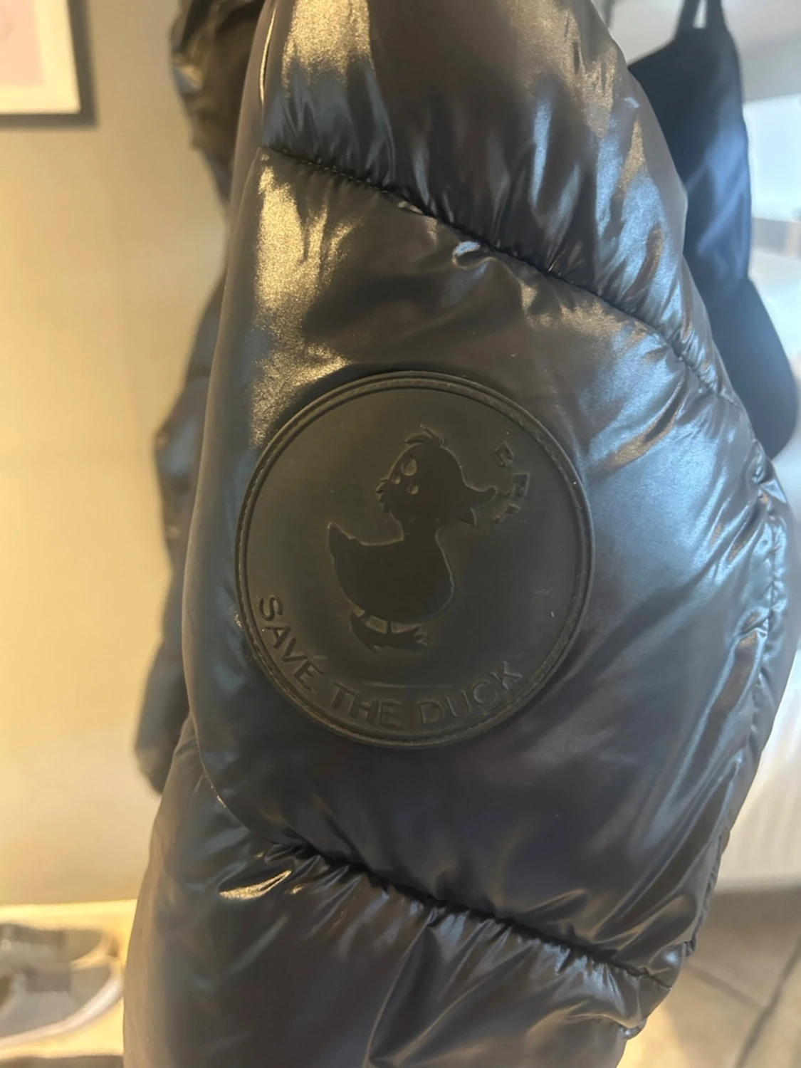 Svart pufferjacka från Save The Duck - 1