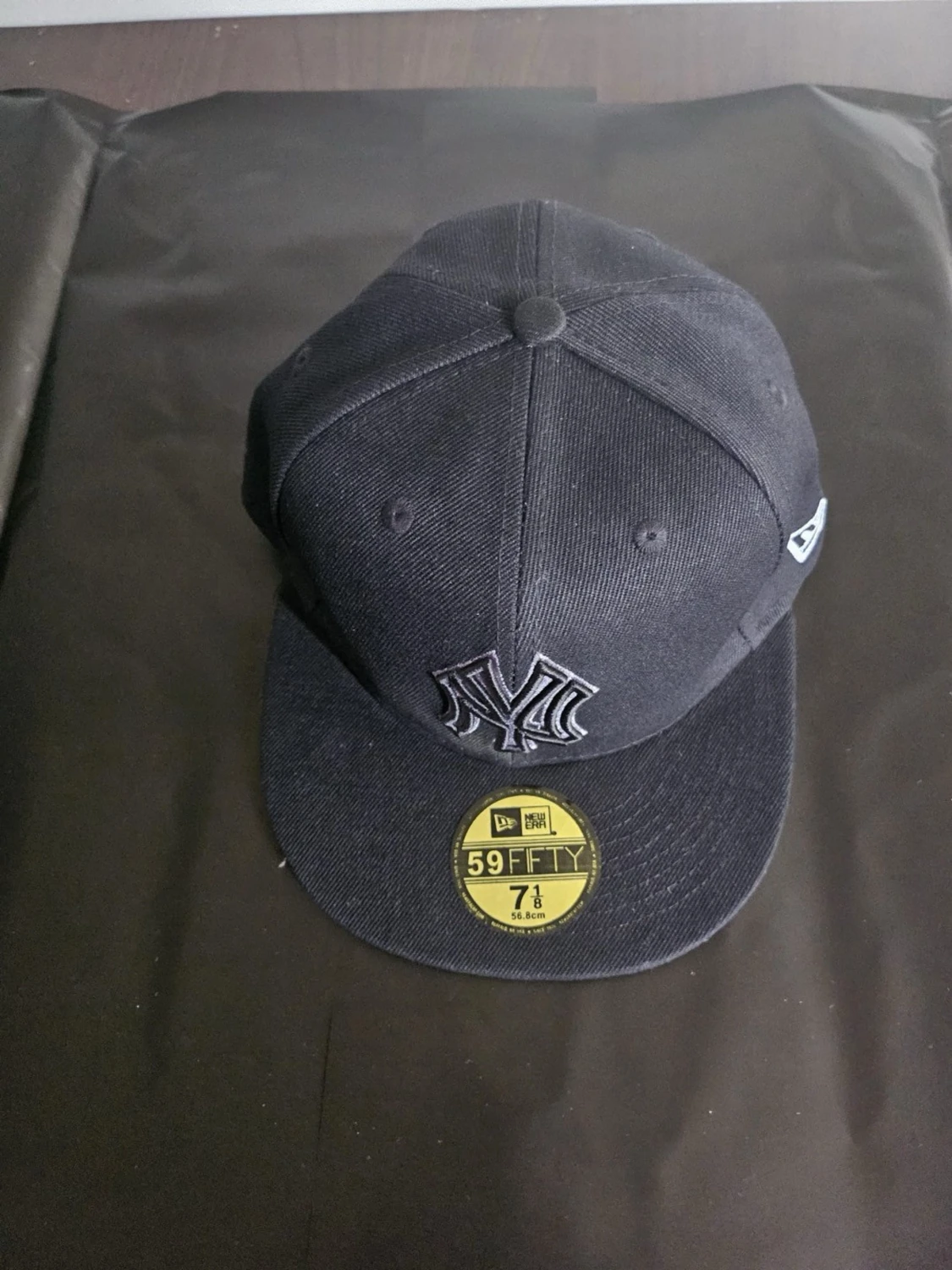 Svart New Era 59FIFTY keps 7 1/4
