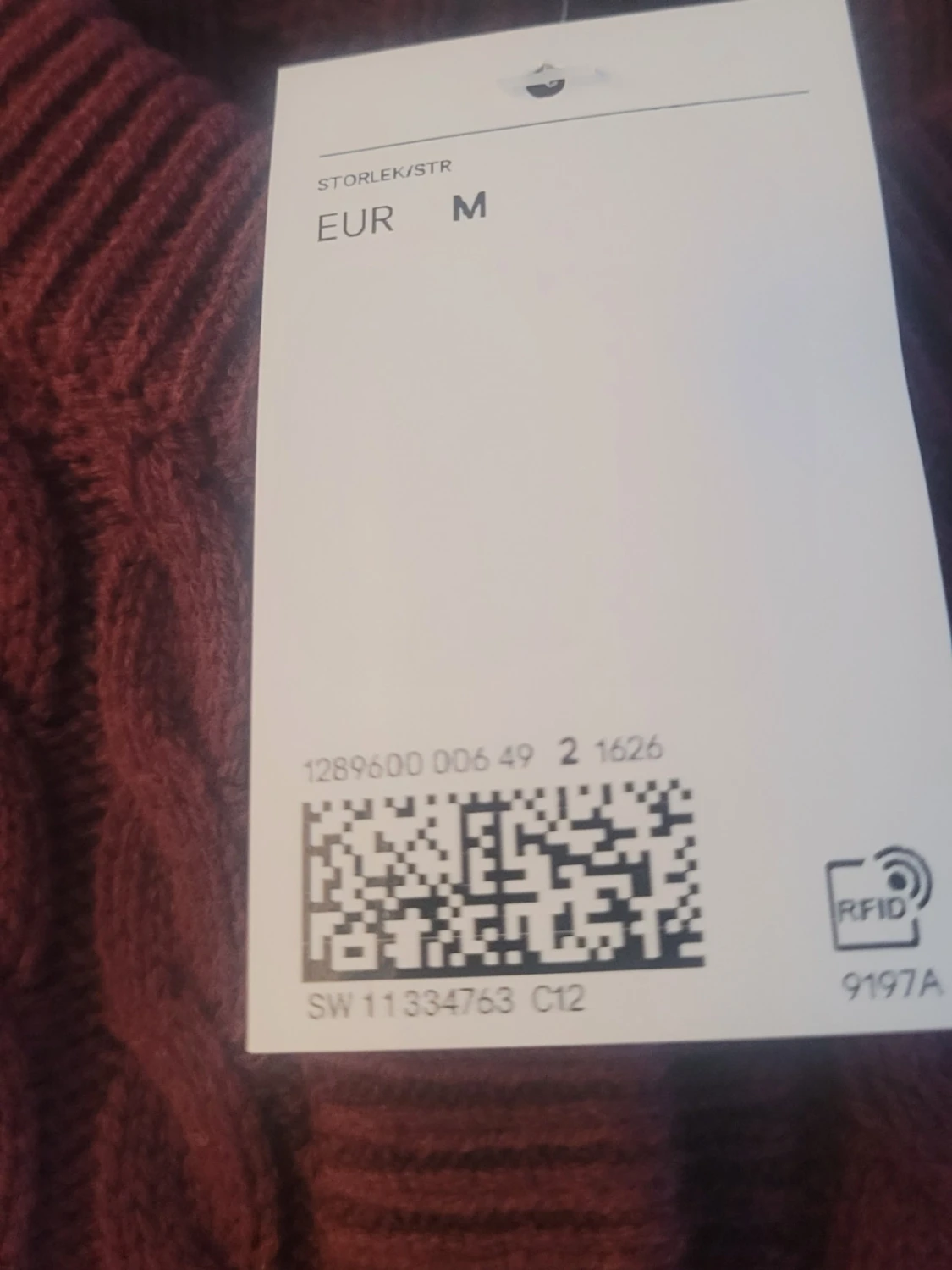 Vinröd kabelstickad kofta kort ärm - 3