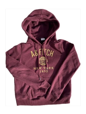 Abercrombie & Fitch hoodie - Jättefint skick, snygg gul logga på framsidan och storlek S! Vid snabb affär kan priset diskuteras🙏