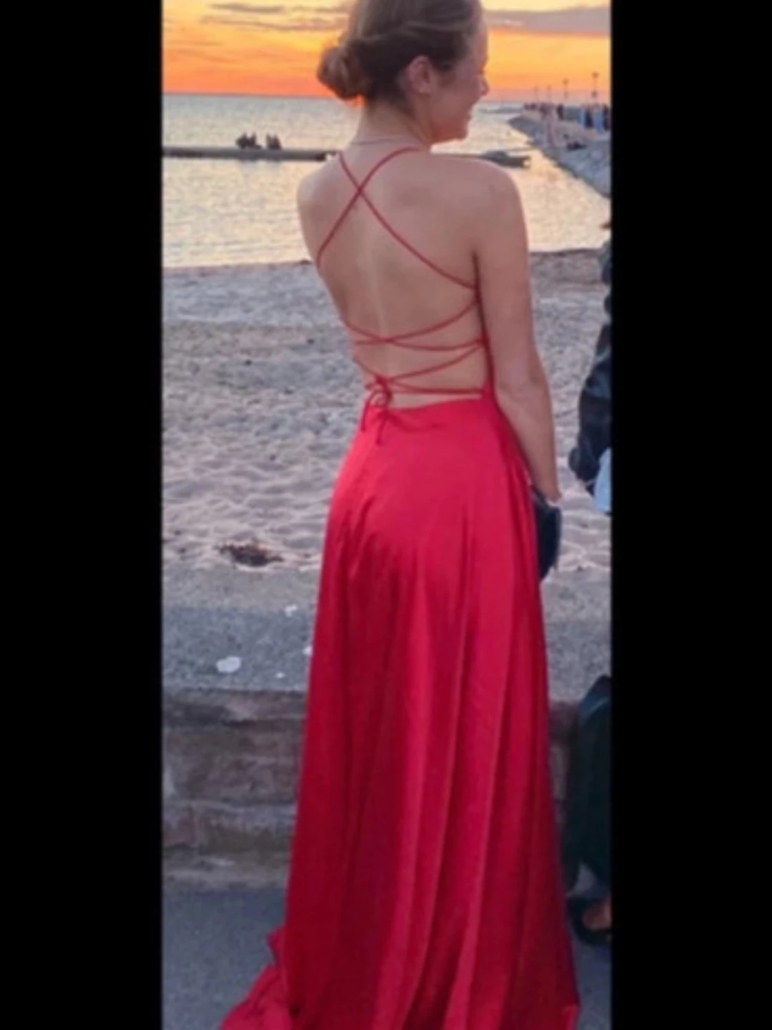 Röd långklänning med slits - 4