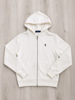Vit hoodie från Polo Ralph Lauren - Snygg vit hoodie från Polo Ralph Lauren med dragkedja och klassisk blå logga på bröstet. Hoodien har huva, fickor framtill och ribbade muddar. Perfekt för en clean och stilren look. Materialet är mjukt och bekvämt.