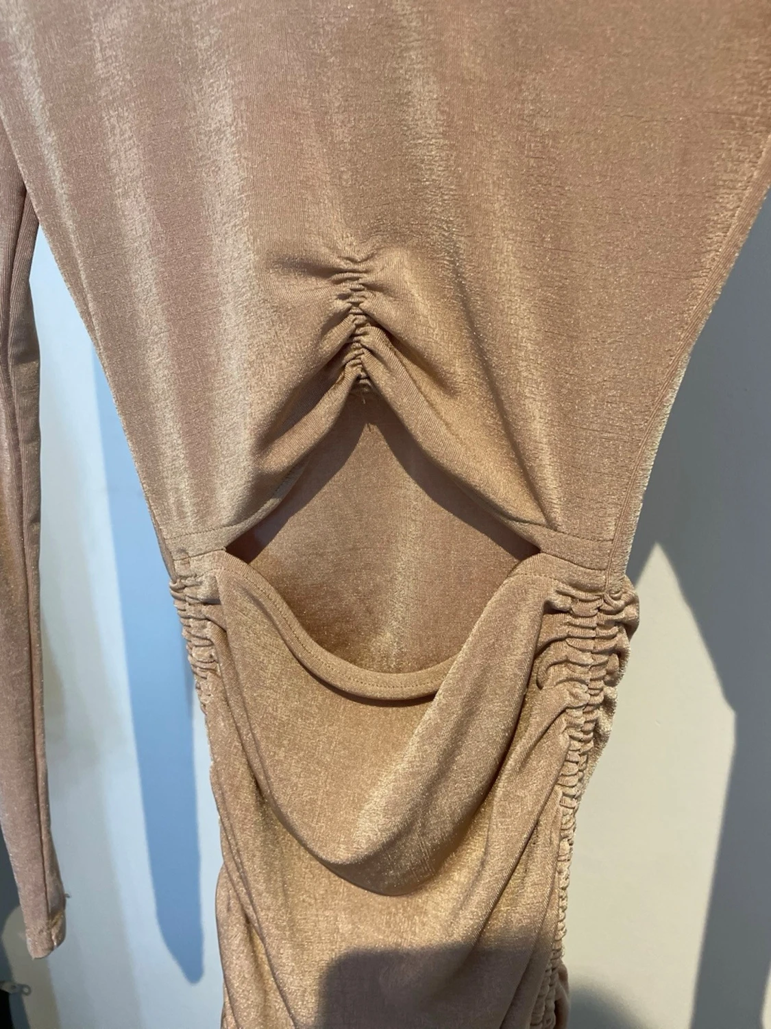 Beige klänning  - 1