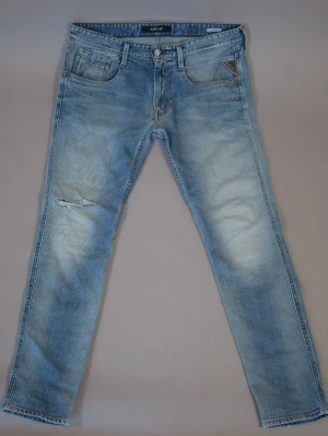 Replay ANBASS  - Kvalitet⭐️ 4/5 Storlek📏33/32 Passform: Slim fit 98% bomull 2% elastan Skriv vid frågor!!