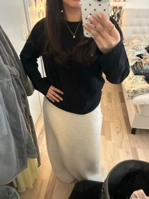 Svart långärmad tröja från BikBok - Basplagg. Endast testad. 