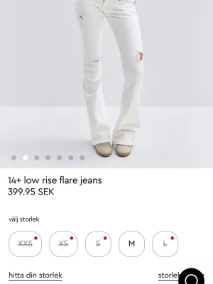 Slutsålda vita gina jeans - Säljer ett par helt nya slutsålda jeans! Endast använda när jag provat de💕💕 Jag säljer de för att jeansen dessvärre var för små och tappat bort kvittot🙌🏻 skriv om ni vill ha mer info🙏🙏