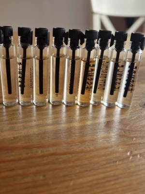 9 NYA testers från Essnce  - Helt nya testers från Essnce. Femina vivit, dusty amber, boosy peach, Irresistible enigma, absolu vanilla, orange blossom, dirty dancing, very cherry och black velvet.