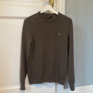 Morris tröja 100% merinoull - Morris tröja i 100% merino ull 8/10 inga defekter storlek M men sitter som S/xs nypris 1700