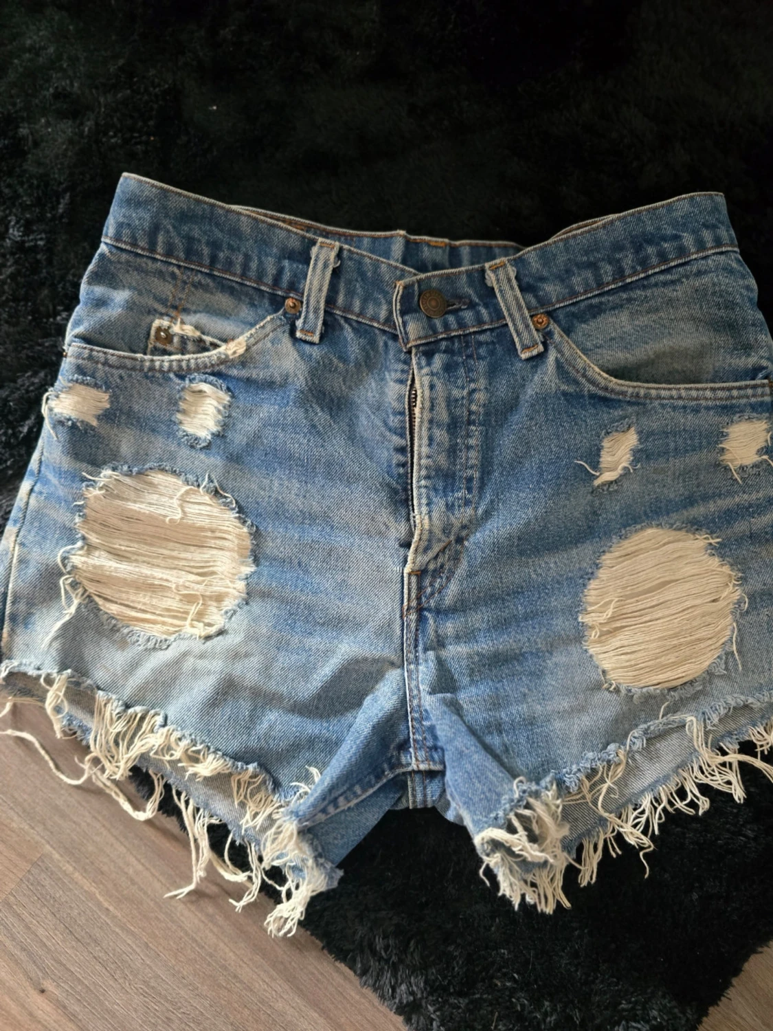 Levis vintage slitna jeansshorts med fransar - 1