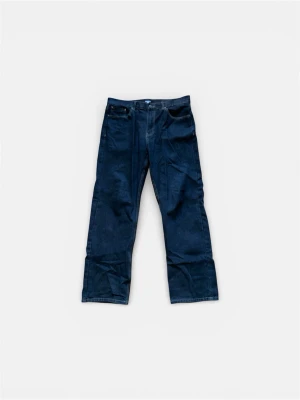 Svarta Carhartt Jeans  - Svarta Baggy Carhartt Jeans, knappt använda och i jätte bra skick (10/10) Top kvalité   Är sköna och varma när det är lite kyligt ute.  Storlek L-XL ( W:34 L:36 )